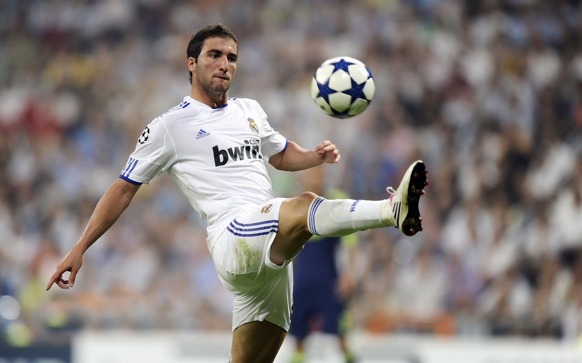 曼联带队取胜！TheShy重要时刻比赛规则变更赛场气氛高涨